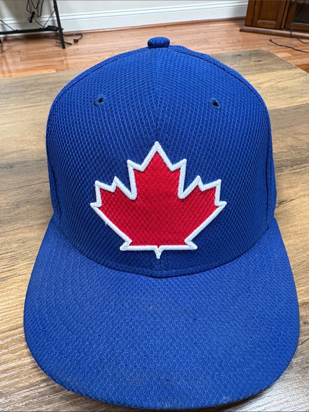 New Era 59Fifty Toronto Blue Jays Maple Leaf Hat Fitted     Size 7
